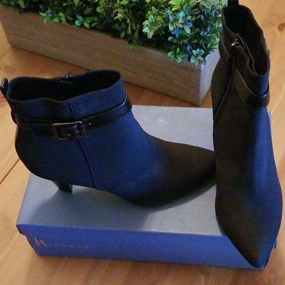 Bkack booties  7.5 - Picture 1 of 4